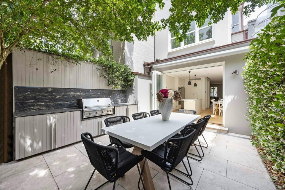 BBQ facilities, Garden, Dining area