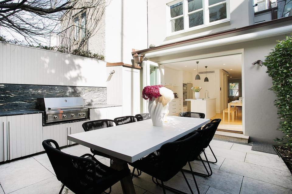 BBQ facilities, Dining area