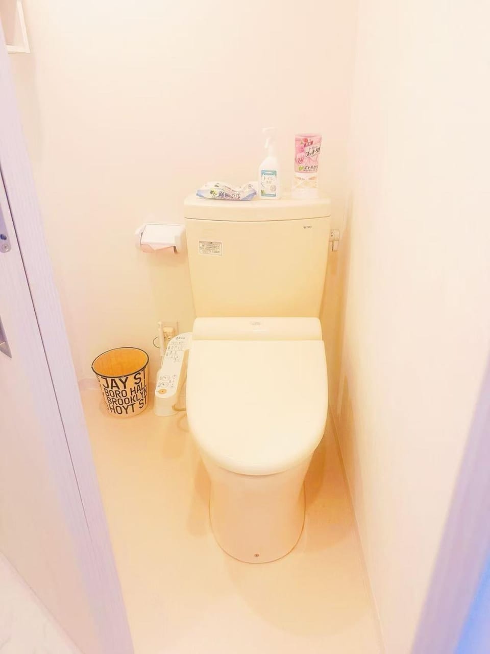 Toilet, Internal: Not applicable to any particular room
