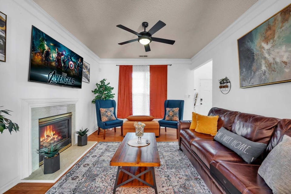 Updated University Area Home with Hot Tub Near Charlotte Your Perfect Retreat House in Charlotte