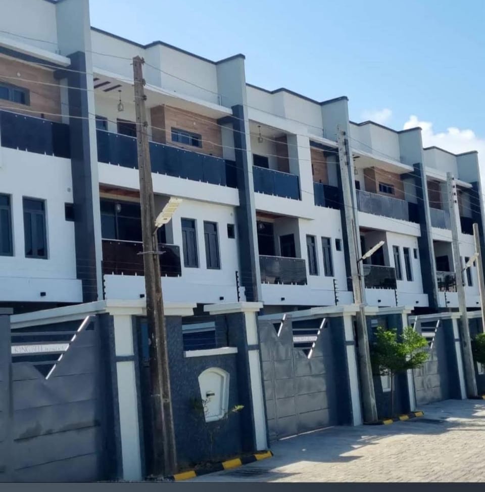 HAVENN NEST 4 & 3 Duplex shortlet Apartments with pool and Bq in Ikate lekki Apartment in Lagos, Nigeria