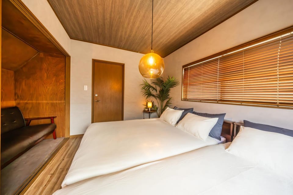 8 min walk to station 11 min to HND airport 85 sqm max 8 people full renovation 2 toilets Netflix Apartment in Kanagawa Prefecture