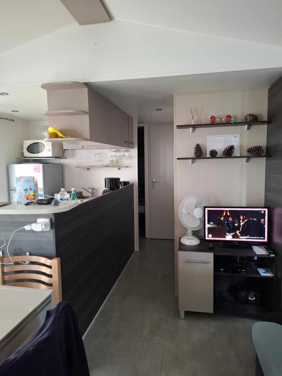 Property building, TV and multimedia, Kitchen or kitchenette