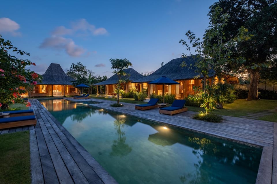 Property building, Natural landscape, Pool view, Swimming pool, sunbed