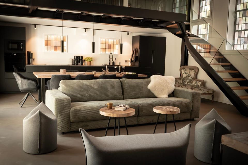 Living room, Seating area