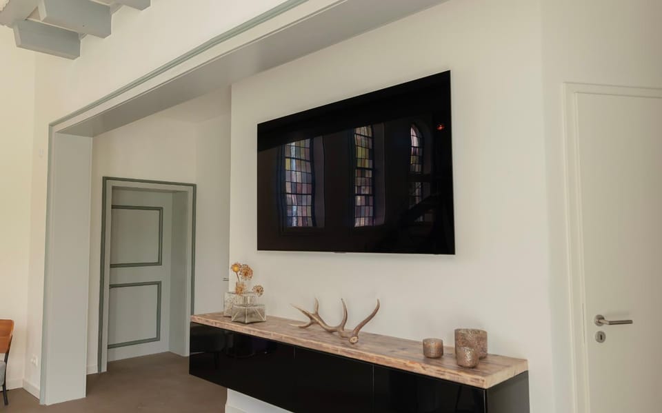 TV and multimedia, Decorative detail