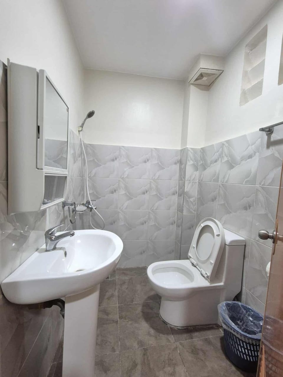 Shower, Toilet, Bathroom, bidet