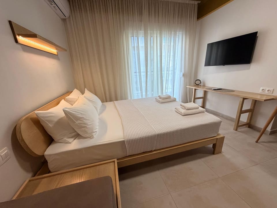 Bed, TV and multimedia