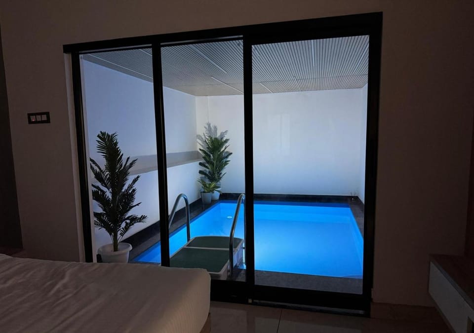 Pool view, Swimming pool
