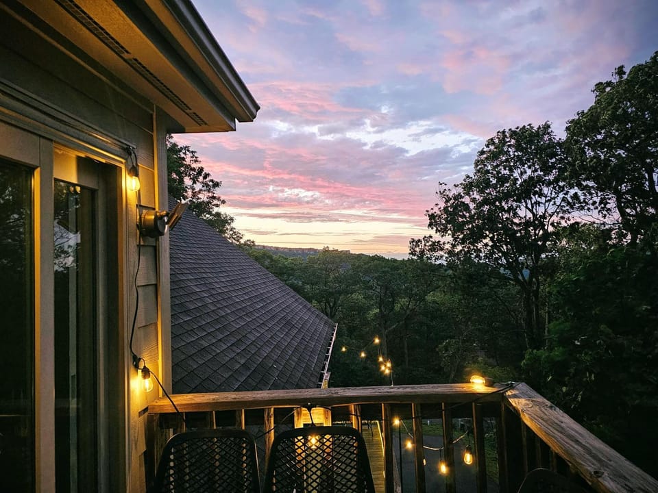 View (from property/room), Balcony/Terrace, Mountain view, Sunrise, Sunset