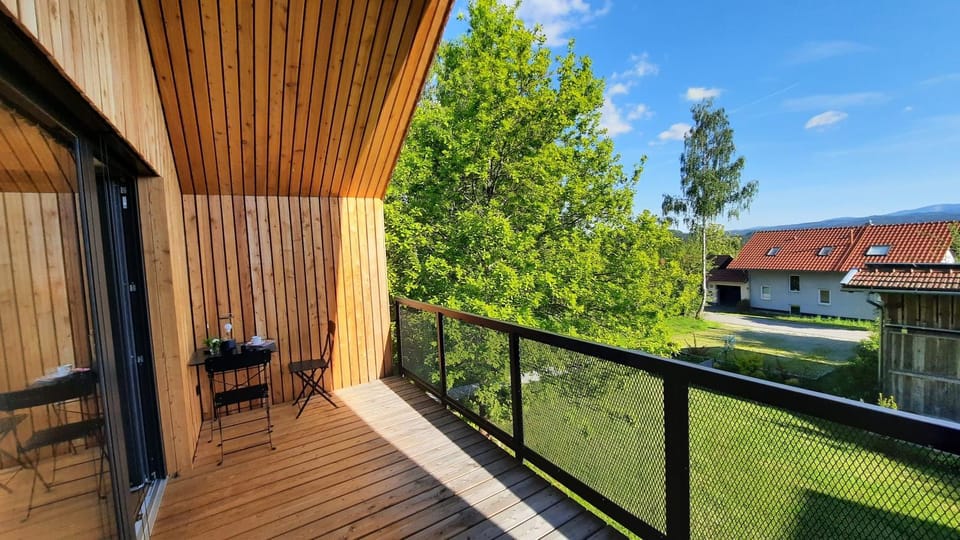 View (from property/room), Balcony/Terrace, Garden view