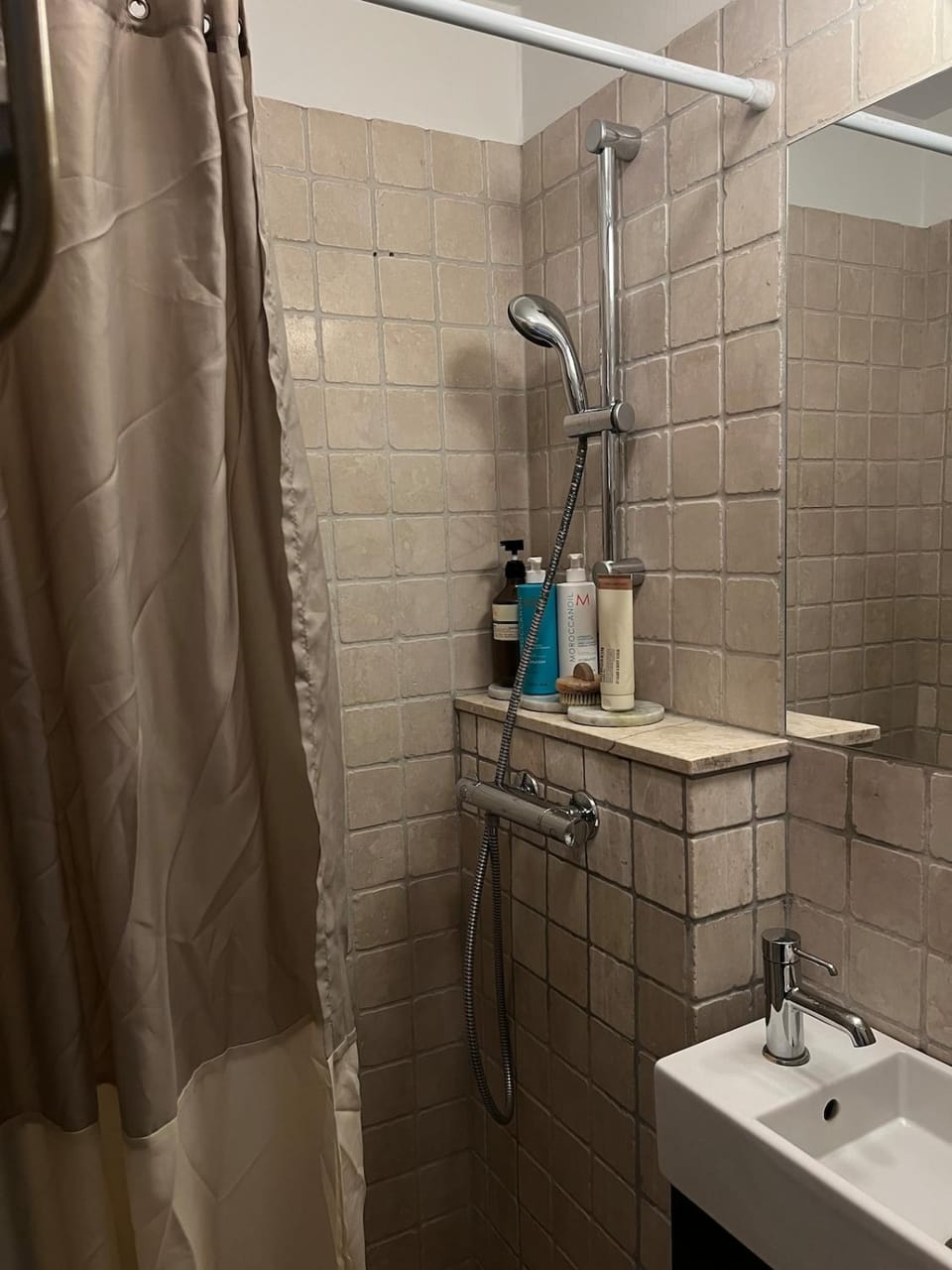 Bright, child-friendly, balcony, 50 meters from the subway Apartment in Frederiksberg