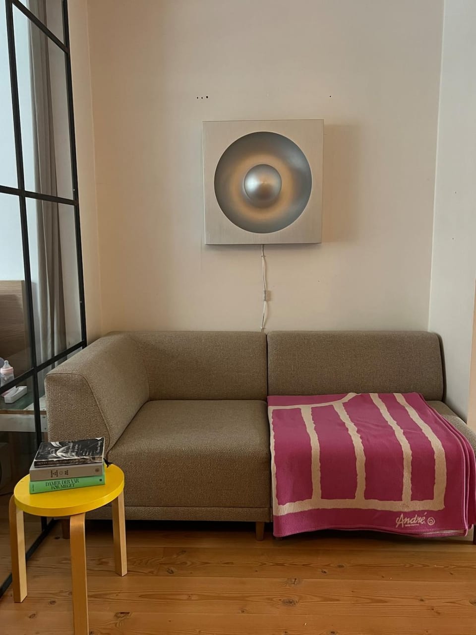 Bright, child-friendly, balcony, 50 meters from the subway Apartment in Frederiksberg