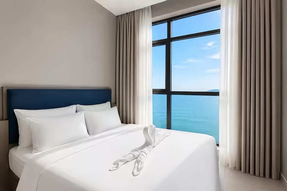 Bed, Photo of the whole room, Bedroom, Sea view