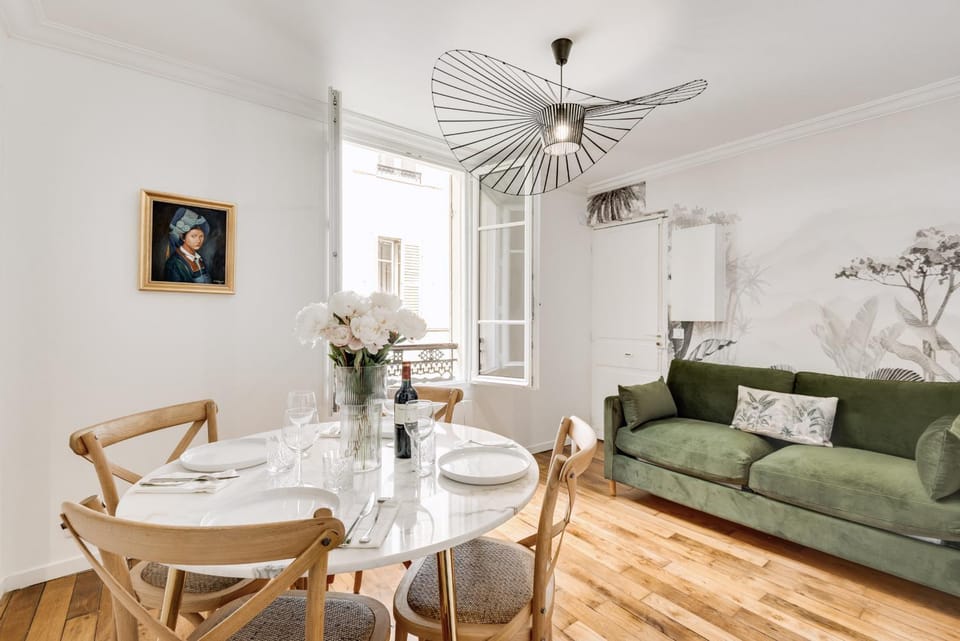 Stylish and Modern Apt Paris Quartier Latin Apartment in Paris