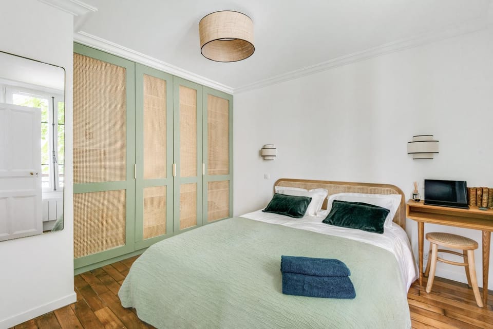 Stylish and Modern Apt Paris Quartier Latin Apartment in Paris