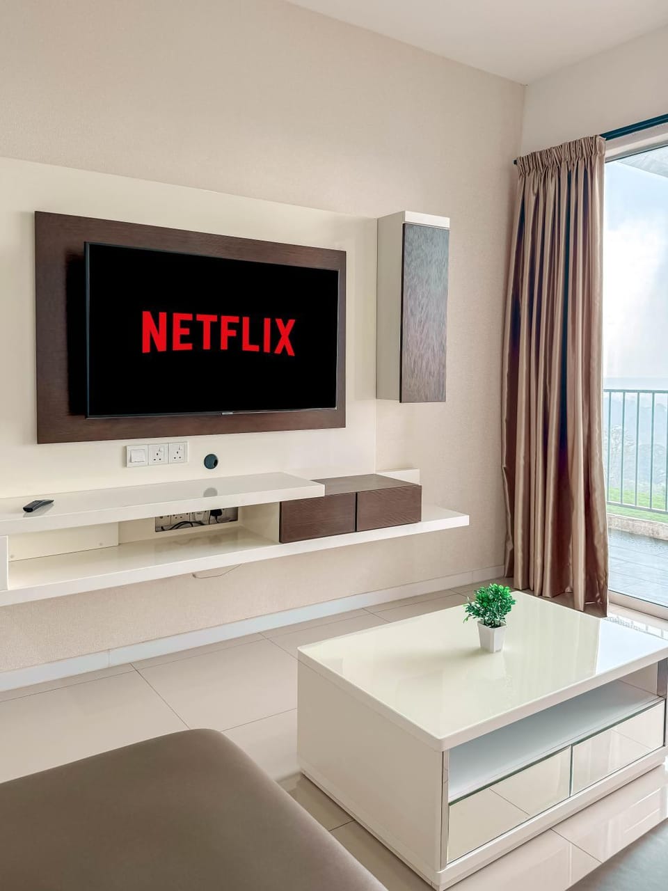 Communal lounge/ TV room, TV and multimedia, Balcony/Terrace, Living room, Evening entertainment, Sunrise, Sunset, air conditioner