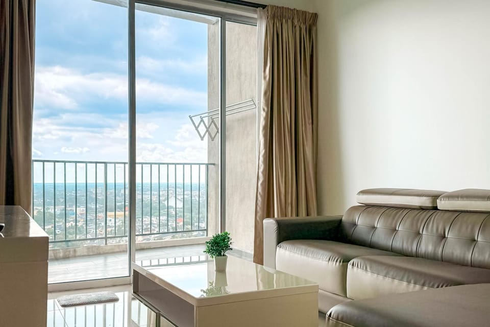 Natural landscape, View (from property/room), Balcony/Terrace, Living room, Seating area, Swimming pool, Sunrise, air conditioner