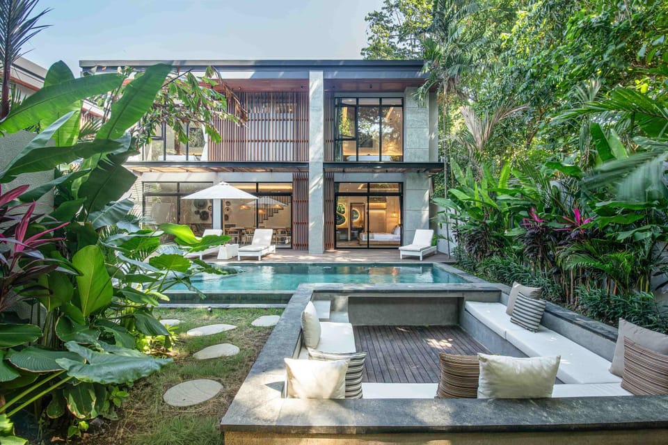 Contemporary 5BR Villa close to beach, filter House in North Kuta