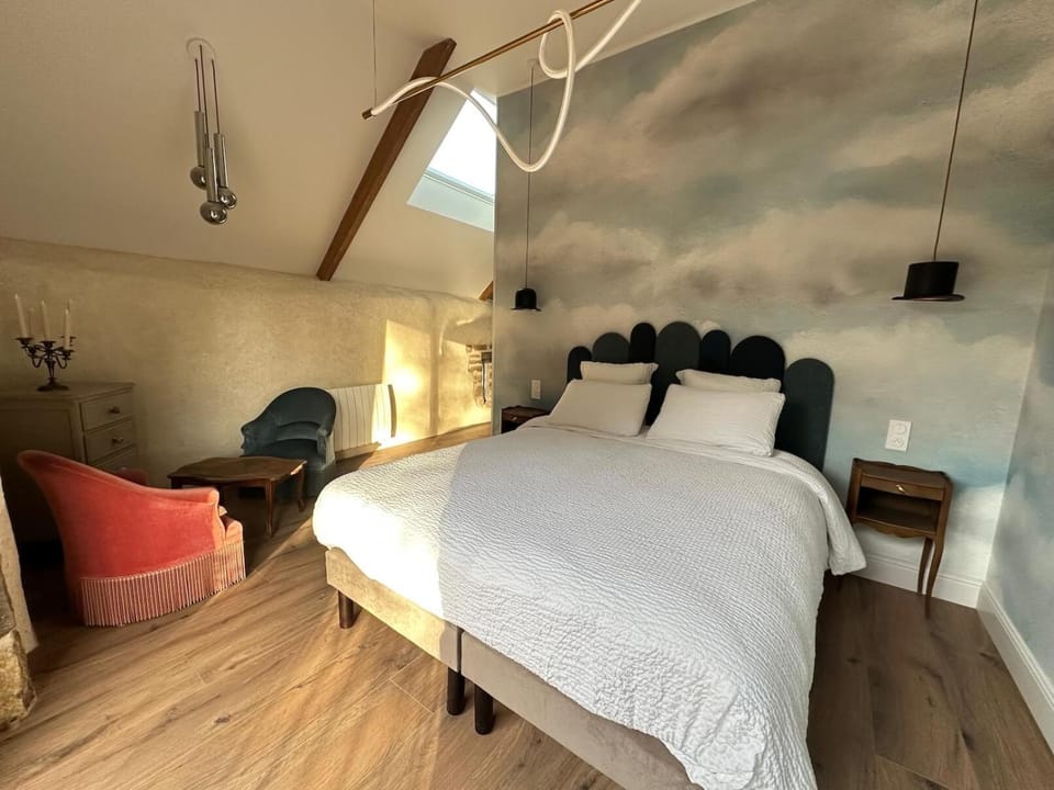 Bed, Photo of the whole room, Bedroom