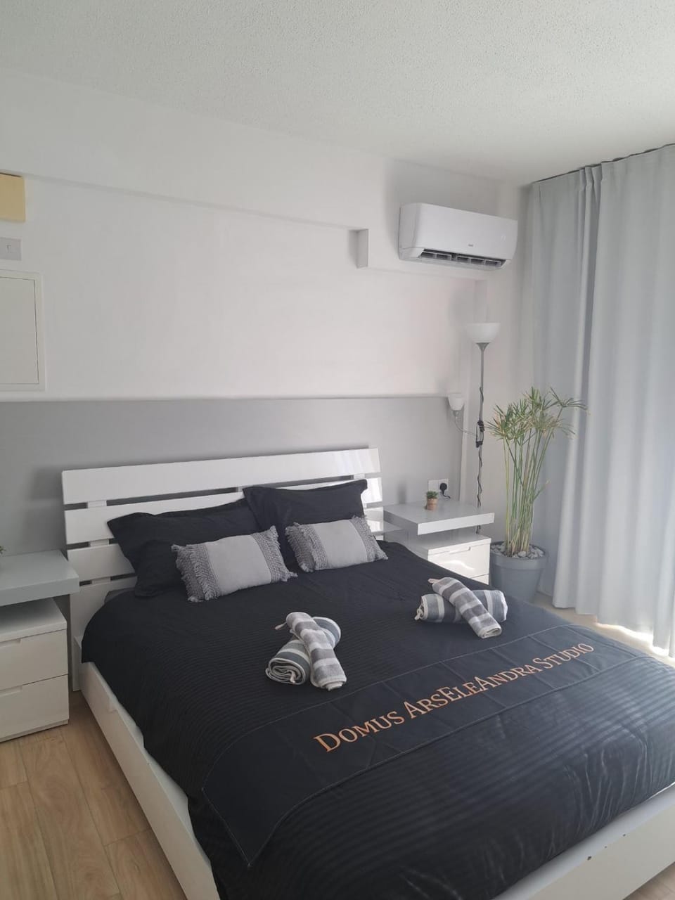 Domus ArsEleAndra Studio-162 Apartment in Larnaca