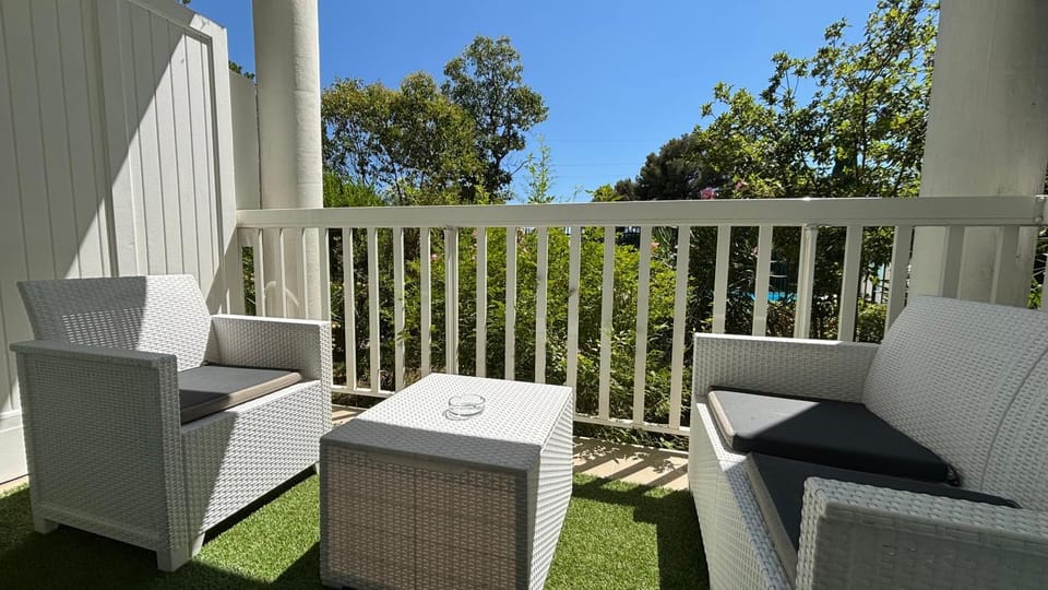Patio, Swimming pool