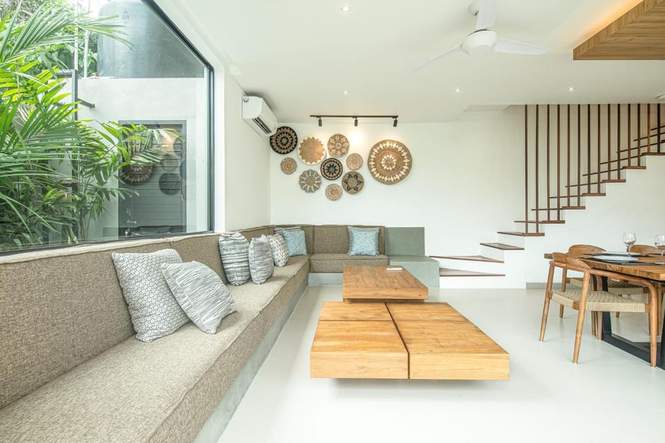 Elegant 5BR Modern Villa Steps from Café Del Mar House in North Kuta