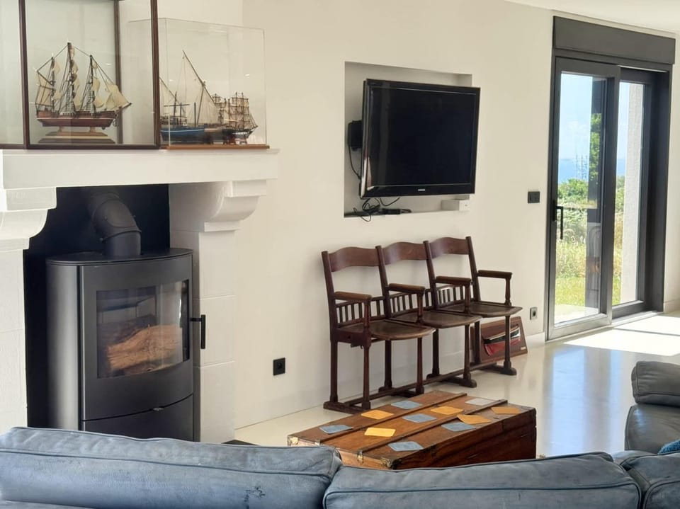 Villa Kermilon sea view and quiet 12p House in Plougasnou