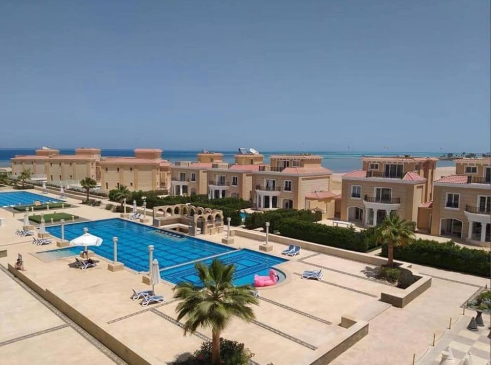 Beachfront Luxury Suite - Selena Bay Resort Apartment hotel in Hurghada