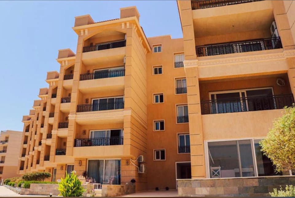 Beachfront Luxury Suite - Selena Bay Resort Apartment hotel in Hurghada
