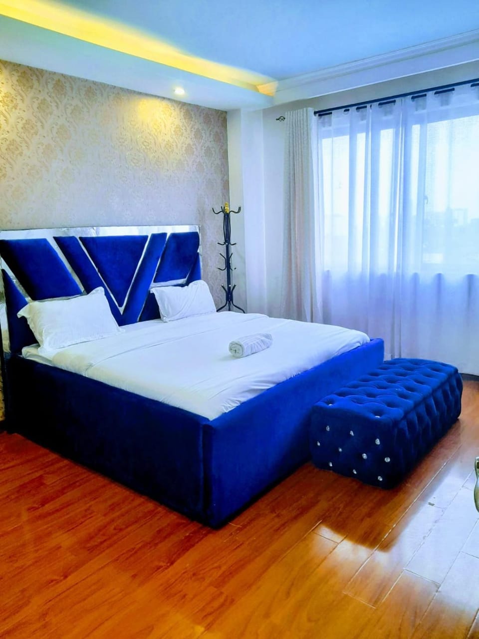 Executive elegantly furnished three bedroom apartment with all modern facilities ,modern swimming pool ,fully equipped gym,children playground and close proximity to major shopping centers and gourmet restaurants Apartment in Nairobi