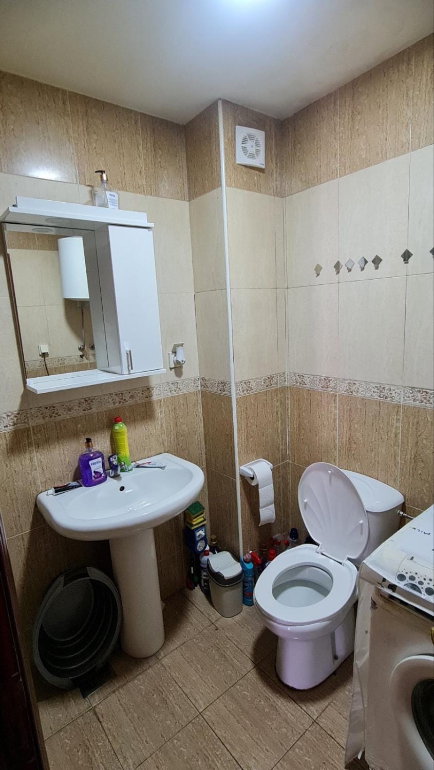 Shower, Toilet, Bathroom, towels