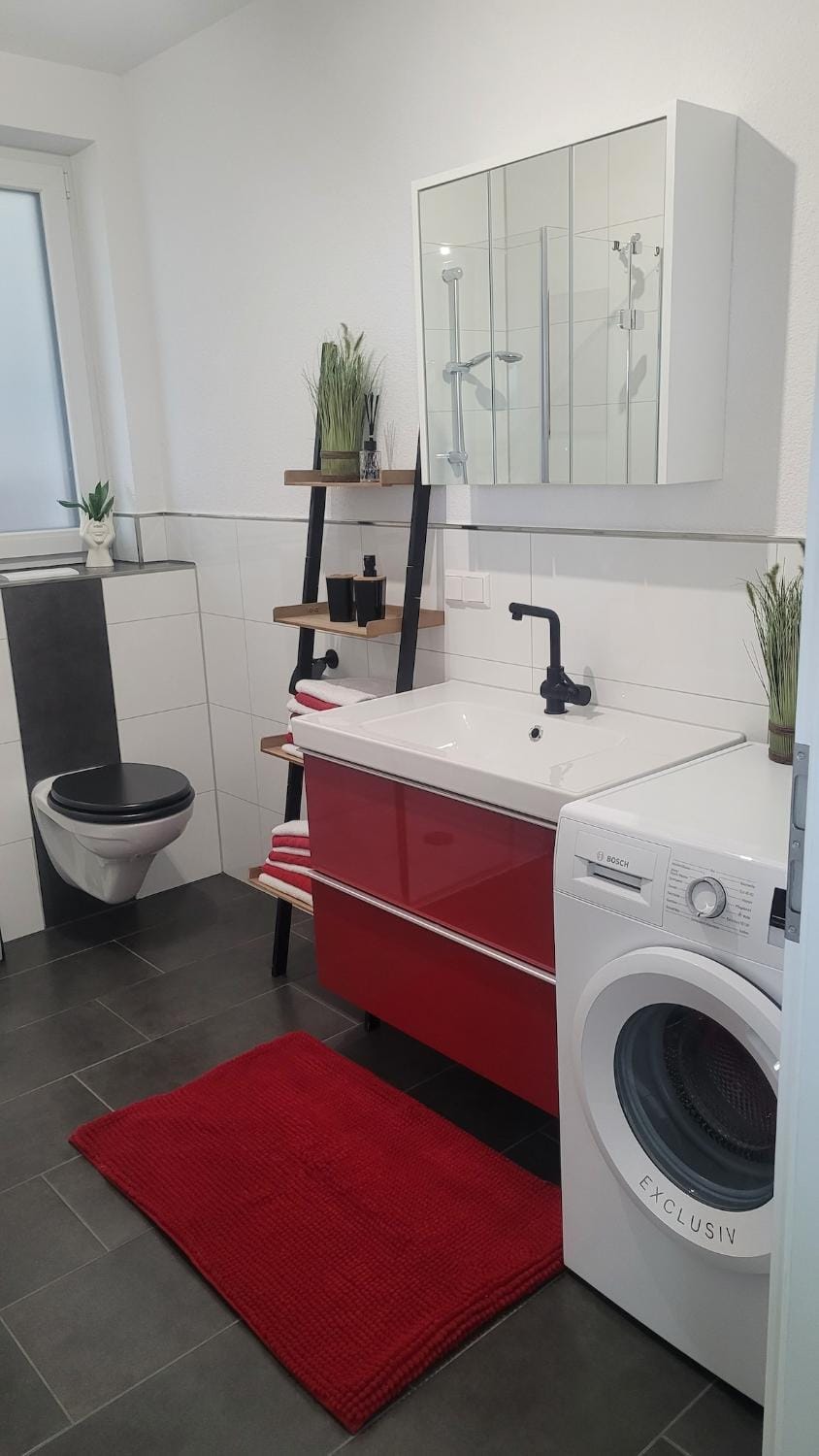 Bathroom, towels, washing machine