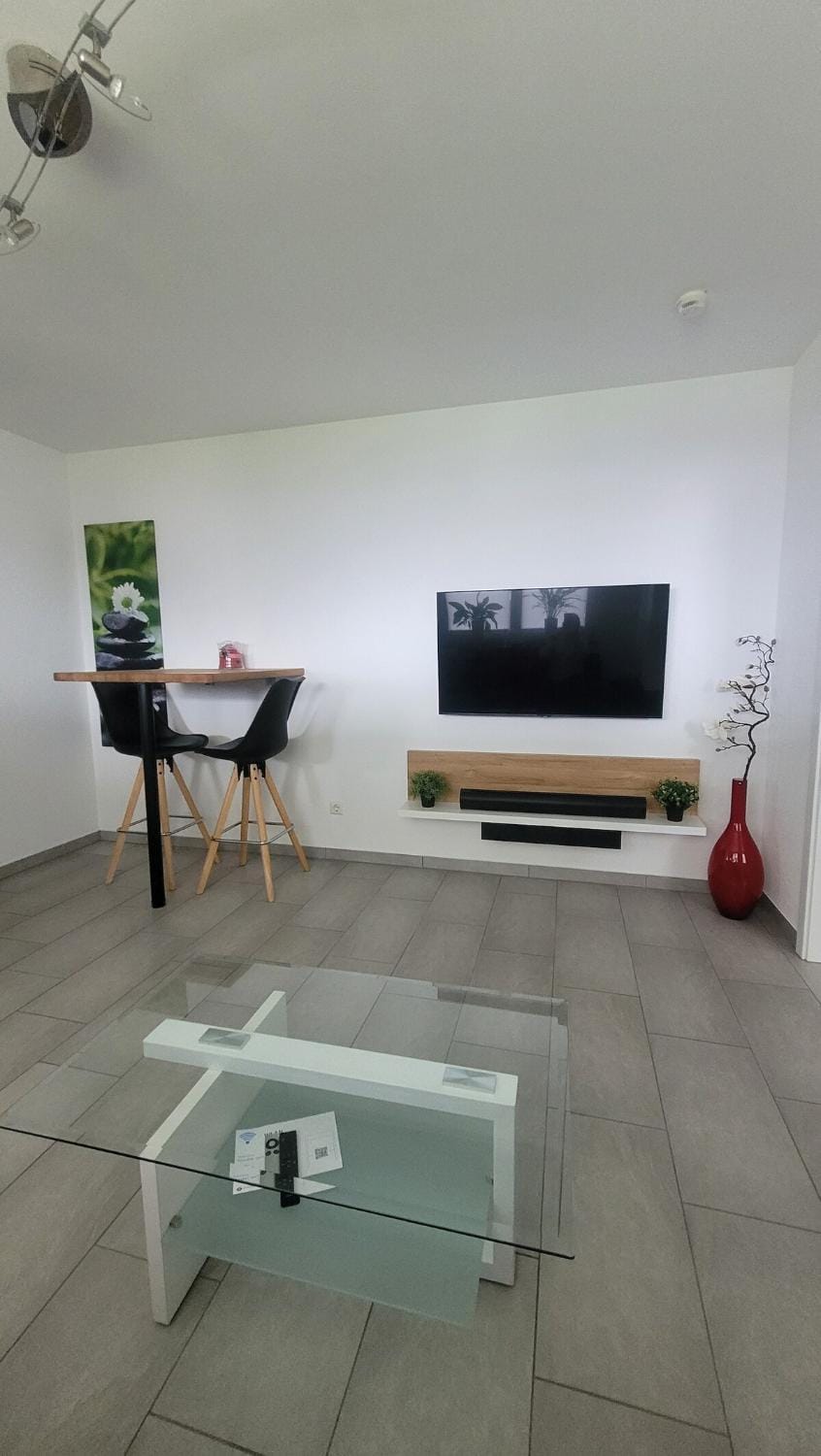 TV and multimedia, Dining area