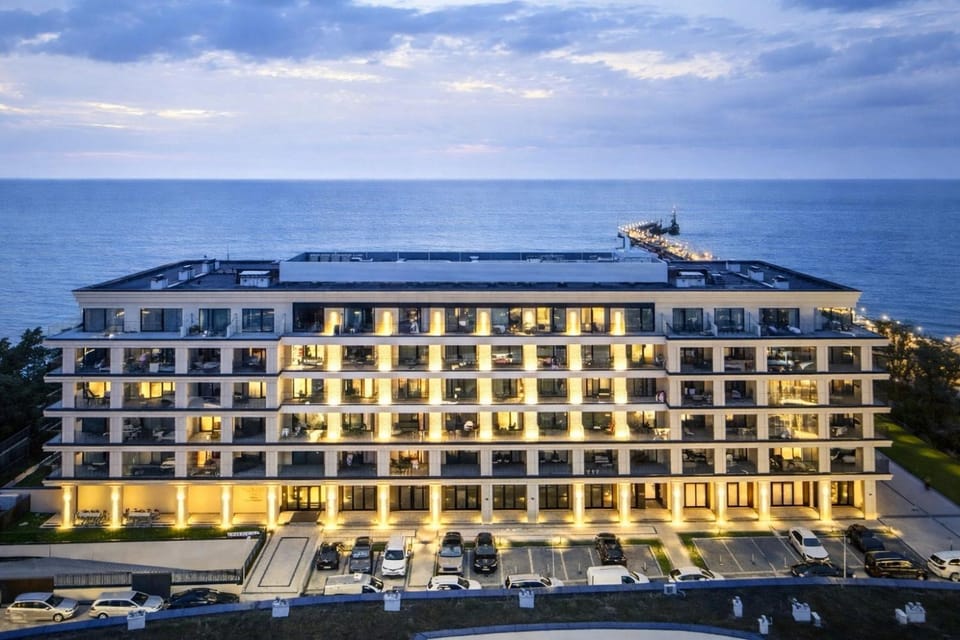 City view, Sea view, Location, Parking