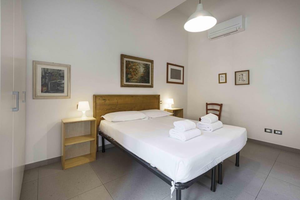 Bed, Photo of the whole room, Bedroom, towels, air conditioner