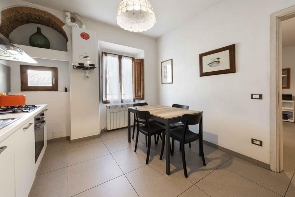 Kitchen or kitchenette, Dining area, stove