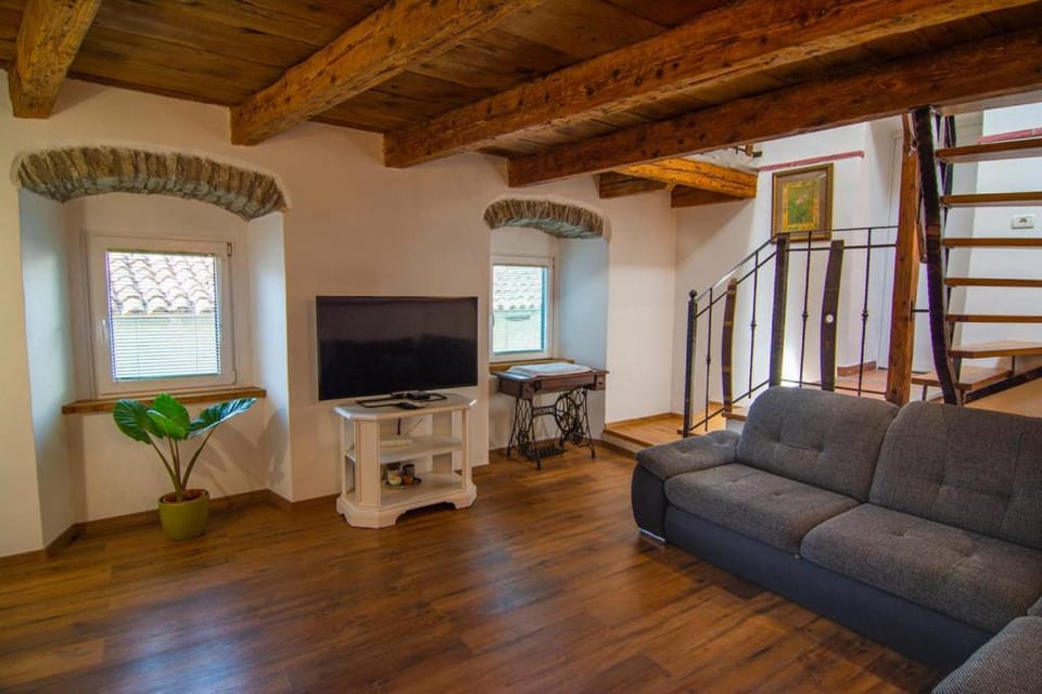 Communal lounge/ TV room, TV and multimedia, Living room, Seating area