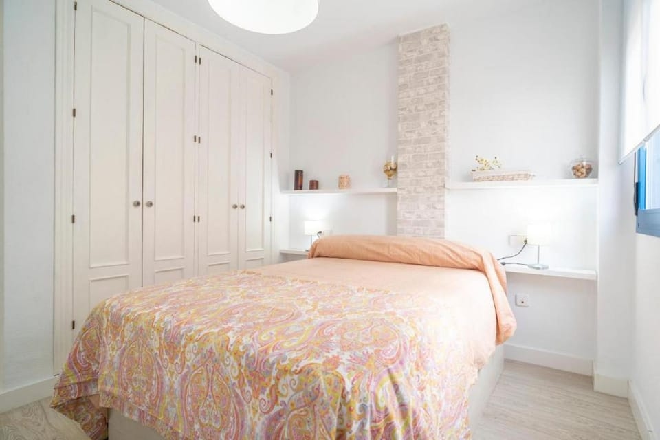 Bed, Photo of the whole room, Bedroom, wardrobe