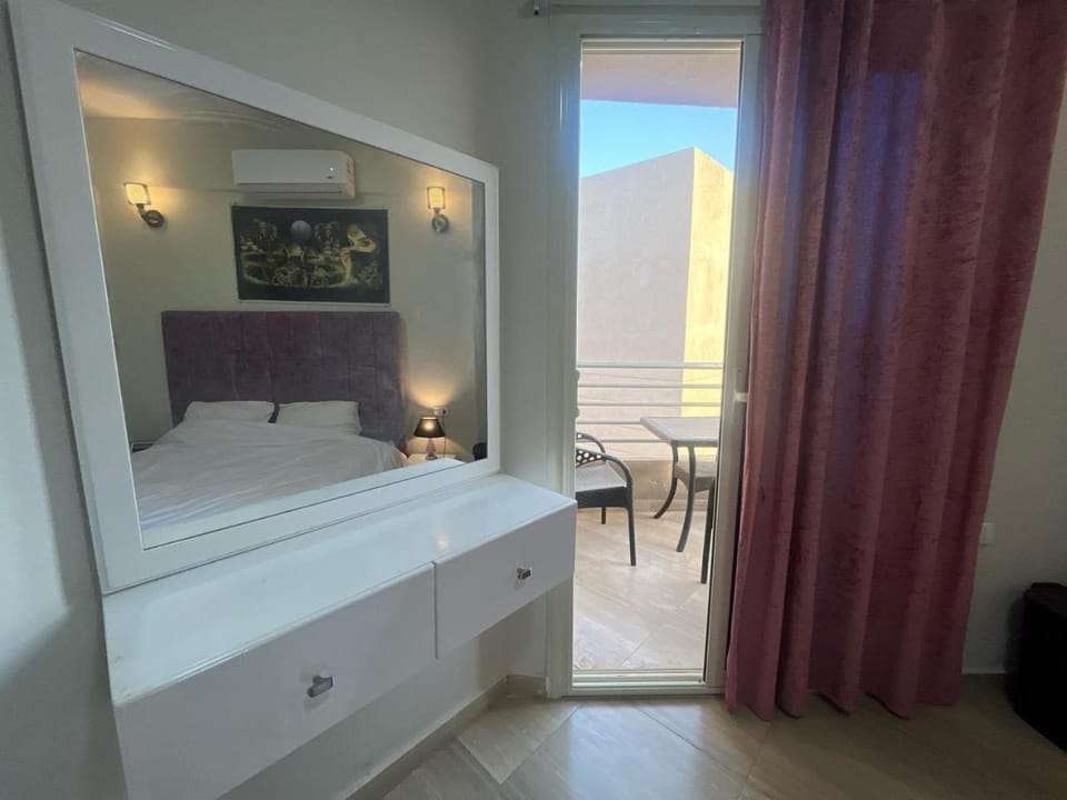 Luxury 2BR Suite 2 Min Walk to Beach, Princess Resort Apartment hotel in Hurghada