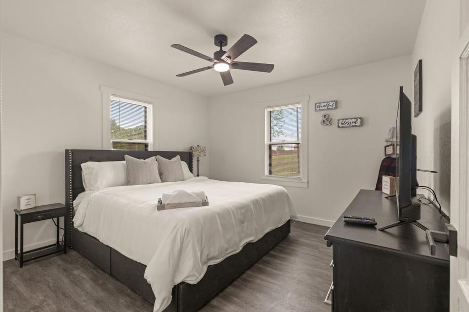 Bed, Bedroom