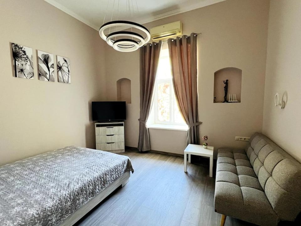 Communal lounge/ TV room, Bed, TV and multimedia, Living room, Photo of the whole room, Bedroom