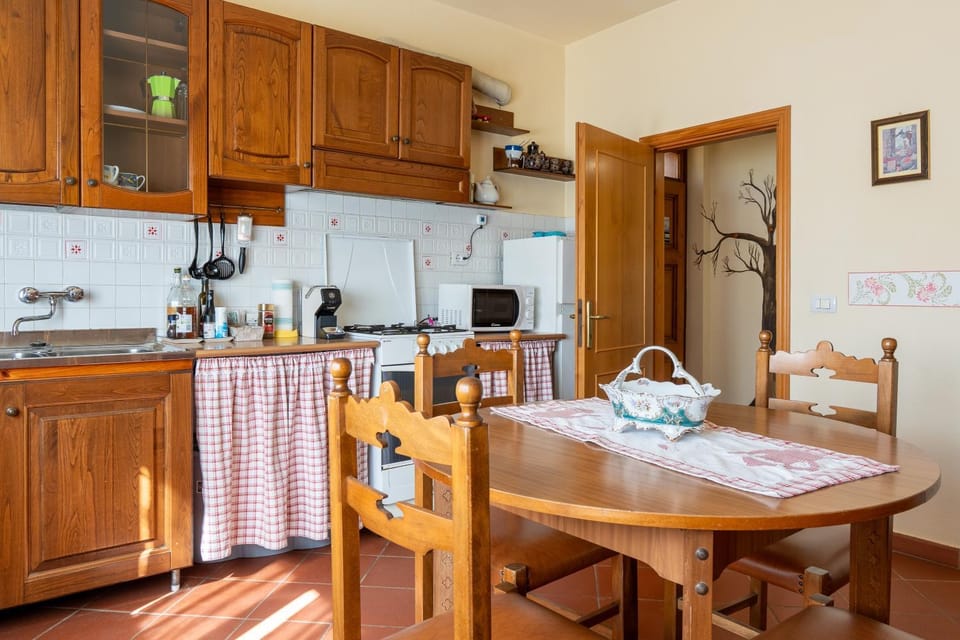 Property building, Kitchen or kitchenette, Living room