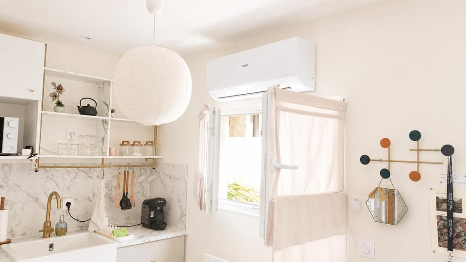 kitchen, air conditioner