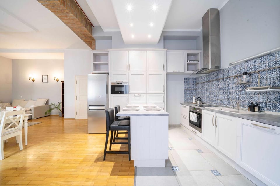 Kitchen or kitchenette, Dining area, dishwasher, oven, stove
