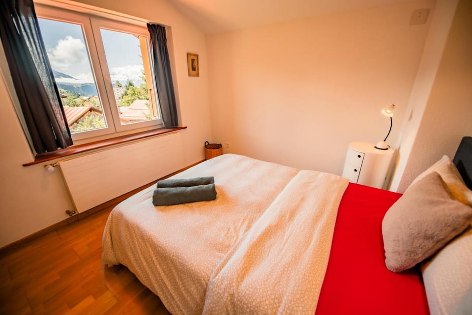 Bed, Photo of the whole room, Bedroom, towels