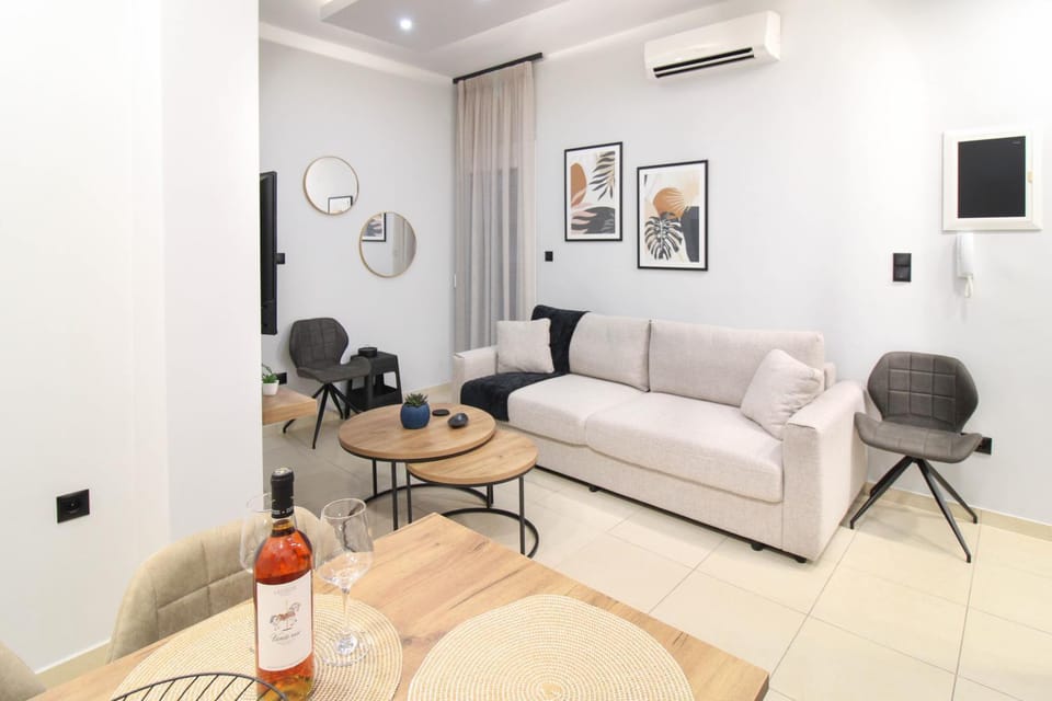 TV and multimedia, Living room, Dining area
