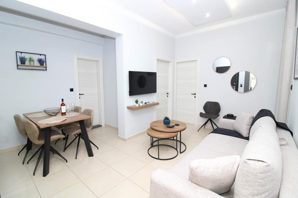 TV and multimedia, Living room, Dining area