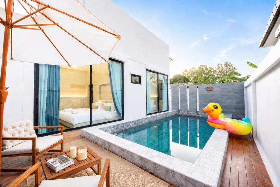 Patio, Day, Natural landscape, Pool view, Pool view, Swimming pool, Swimming pool, Swimming pool, sunbed