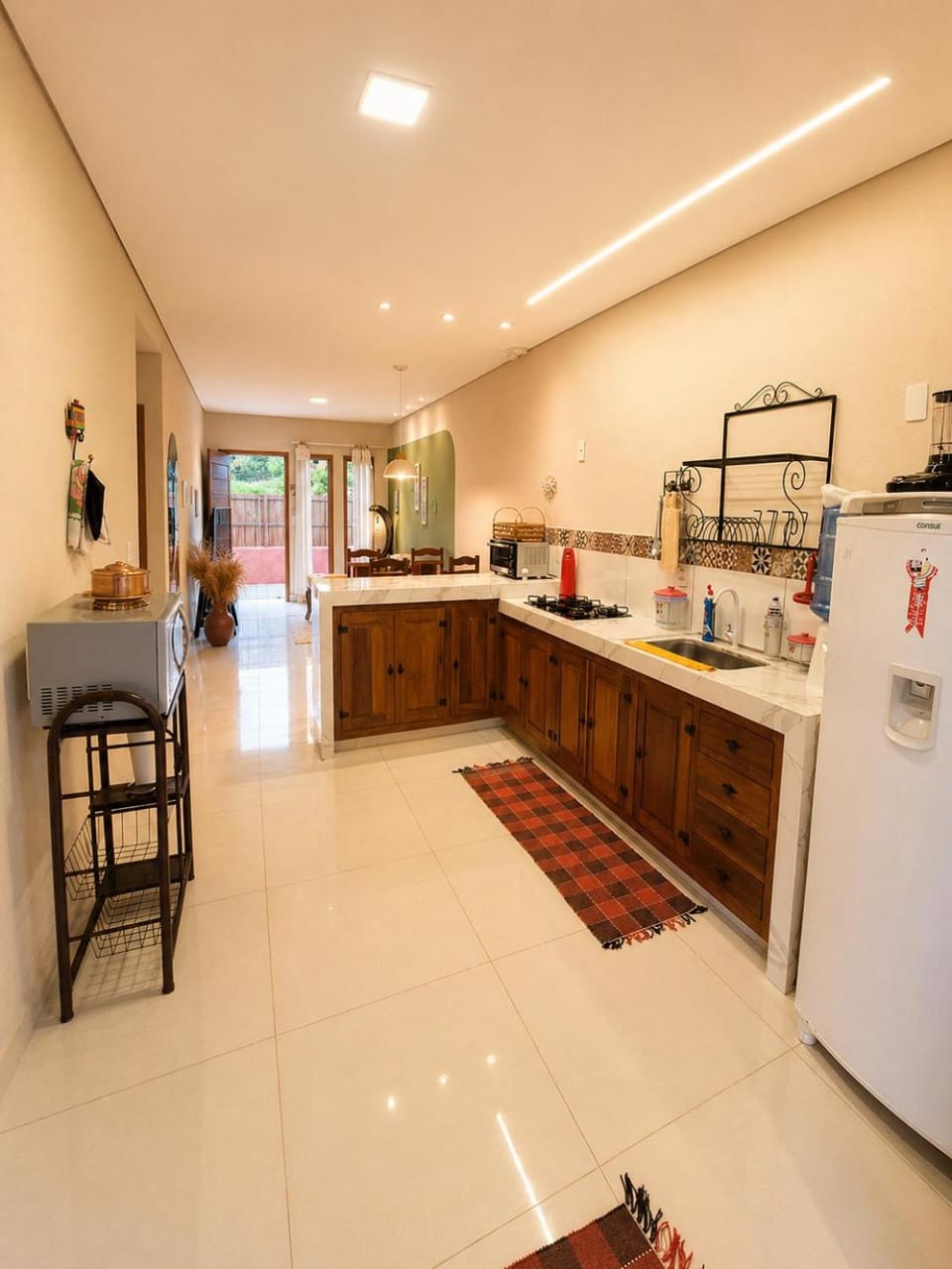 Kitchen or kitchenette, Dining area, microwave, oven, stove